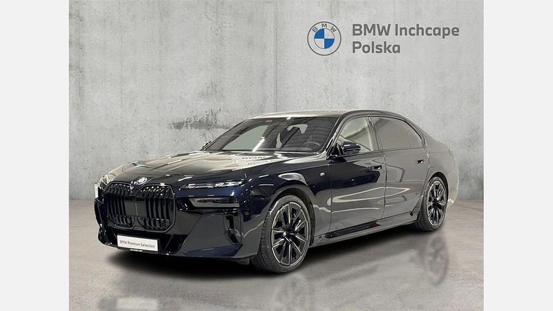 Używany BMW i7 Comfort Edition 400 kW (544 KM) 2024 Czarny carbon m metalizowany Sedan/Limuzyna