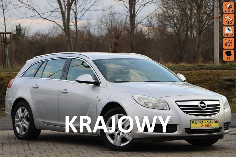 Srebrny metalik (metallic) Używany 2010 Opel Insignia Sedan/Limuzyna | 24 900 zł (Uczciwa cena) - Obraz 1/4