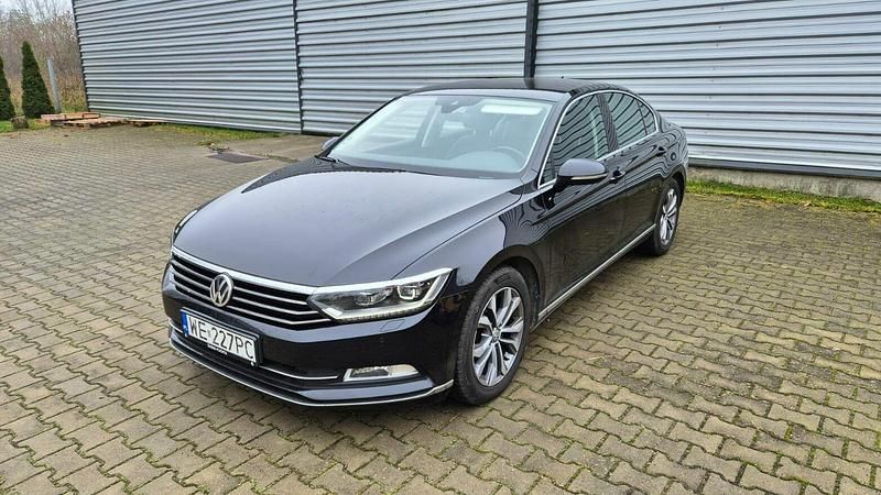 Czarny Używany 2017 VW Passat Highline Sedan/Limuzyna | 59 999 zł (Uczciwa cena) - Obraz 1/4