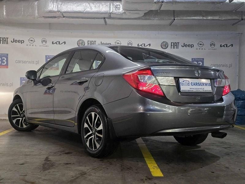 Używany Honda Civic 142 KM (104 kW) 2016 Szary (metalik) Sedan/Limuzyna