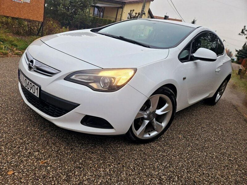 Biały Używany 2012 Opel Astra | 25 900 zł (Drogi) - Obraz 1/4