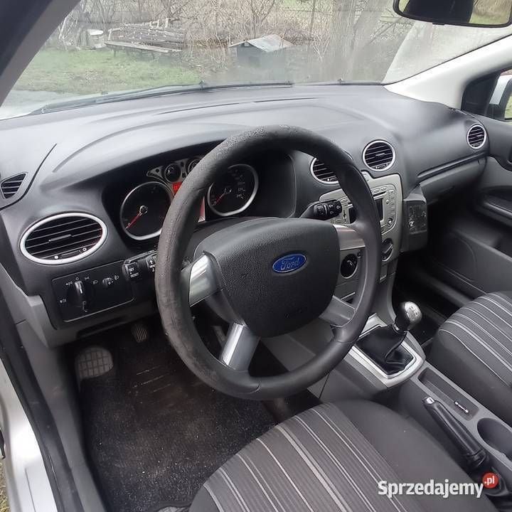 Używany Ford Focus 2009 Srebrny Sedan/Limuzyna