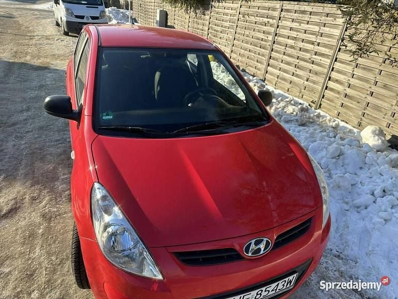 Używany Hyundai i20 77 KM (56 kW) 2009 Czerwony Hatchback