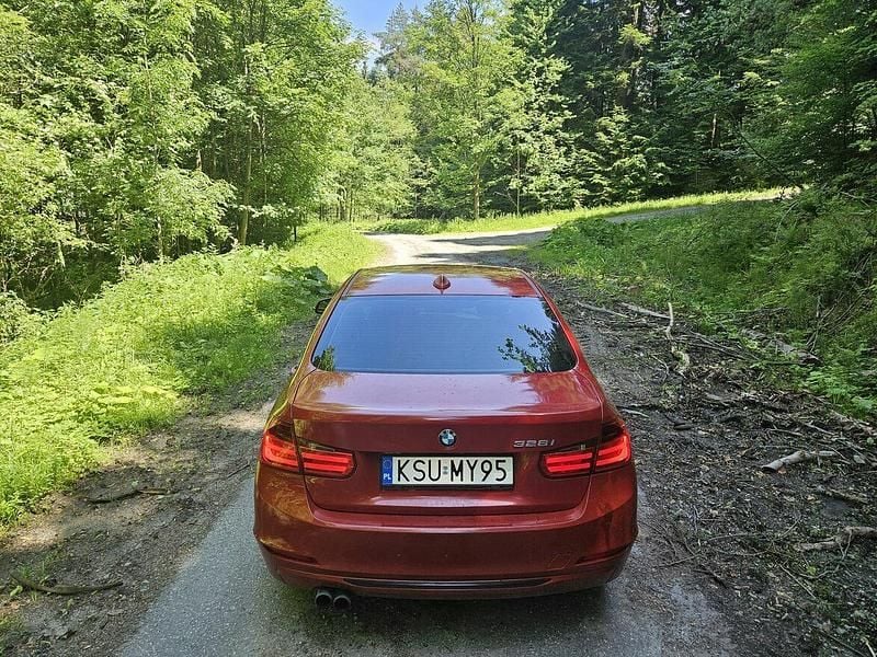 Czerwony Używany 2012 BMW 328 Sport Line Sedan/Limuzyna | 43 700 zł - Obraz 1/4