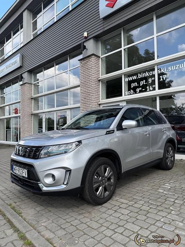 Zcc silky silver metallic Używany 2023 Suzuki Vitara SUV | 89 900 zł (Uczciwa cena) - Obraz 1/1