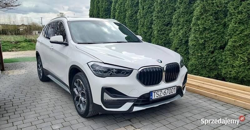 Biały Używany 2020 BMW X1 xLine SUV | 113 000 zł (Drogi) - Obraz 1/4