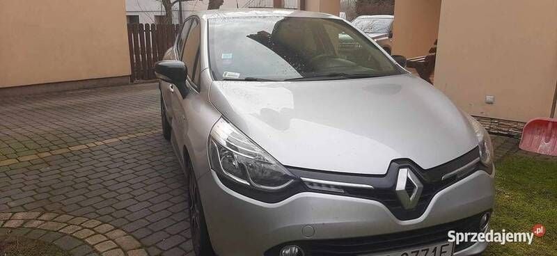 Srebrny Używany 2015 Renault Clio IV Sedan/Limuzyna | 26 500 zł - Obraz 1/4