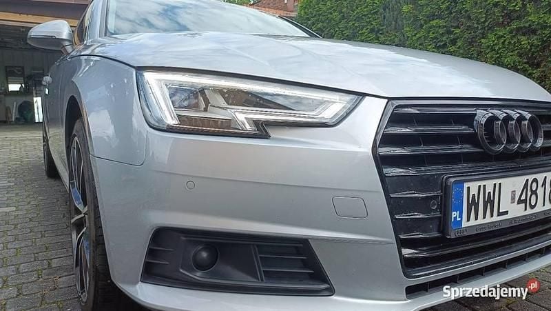 Używany Audi A4 2016 Srebrny Kombi