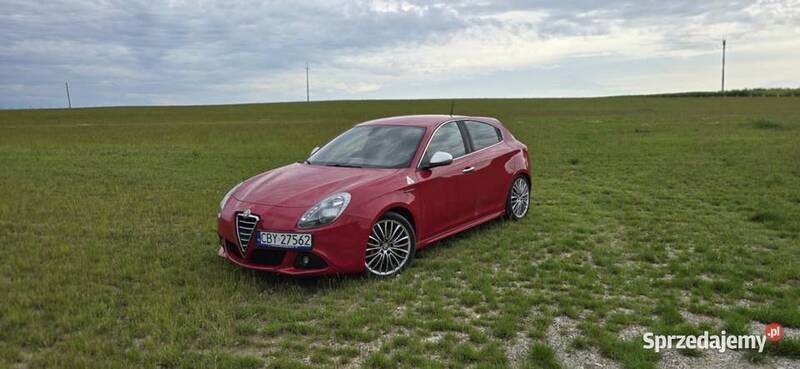 Czerwony Używany 2011 Alfa Romeo Giulietta Quadrifoglio Verde Hatchback | 29 999 zł - Obraz 1/4