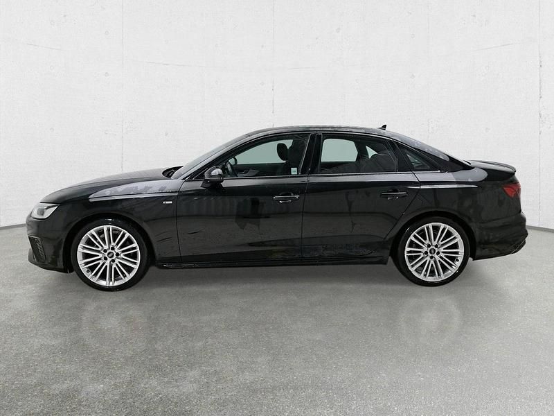Używany Audi A4 150 KM (110 kW) 2023 Czarny Sedan/Limuzyna
