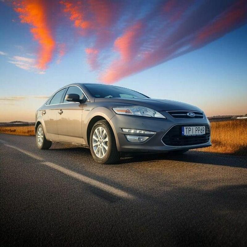 Brązowobeżowy Używany 2012 Ford Mondeo Individual Hatchback | 29 999 zł (Drogi) - Obraz 1/4