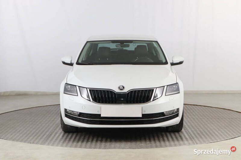 Biały Używany 2017 Skoda Octavia Hatchback | 51 999 zł (Uczciwa cena) - Obraz 1/4