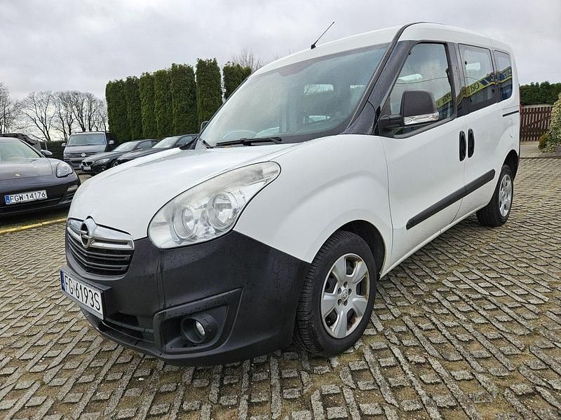 Biały Używany 2016 Opel Combo Sedan/Limuzyna | 22 500 zł - Obraz 1/4