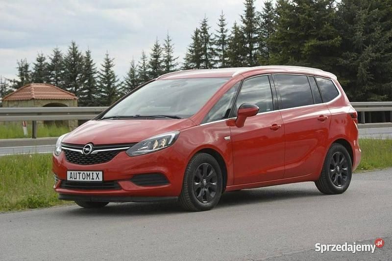 Używany Opel Zafira 140 KM (102 kW) 2017 Czerwony Minivan