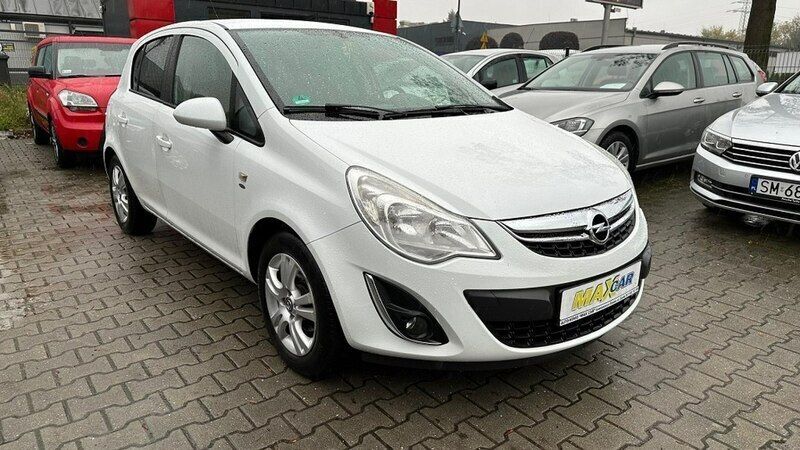 Używany Opel Corsa 70 KM (51 kW) 2012 Biały Hatchback