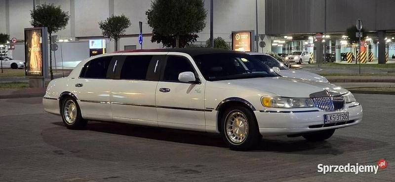 Biały Używany 2001 Lincoln Town Car Sedan/Limuzyna | 19 999 zł - Obraz 1/4