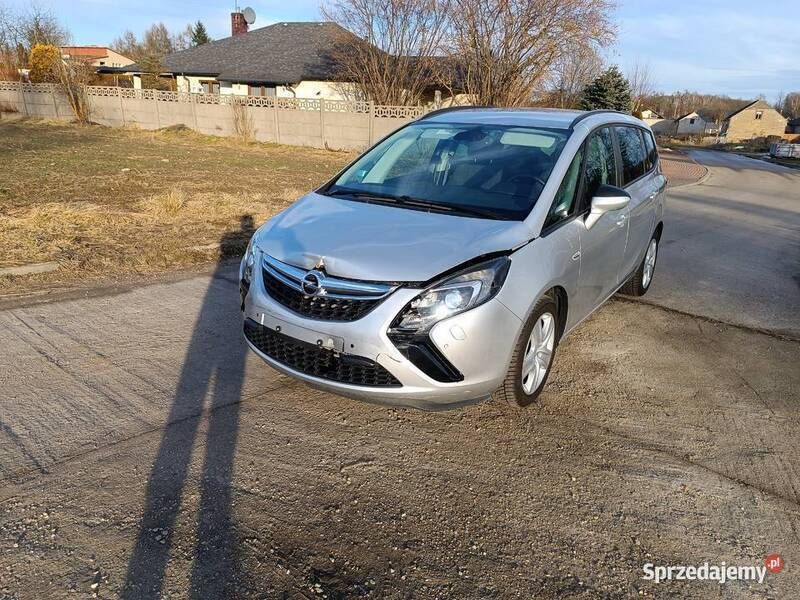Srebrny Używany 2013 Opel Zafira Minivan | 23 700 zł - Obraz 1/4