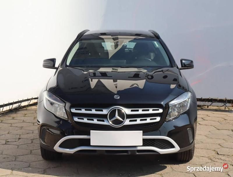 Czarny Używany 2019 Mercedes GLA180 SUV | 82 999 zł - Obraz 1/4
