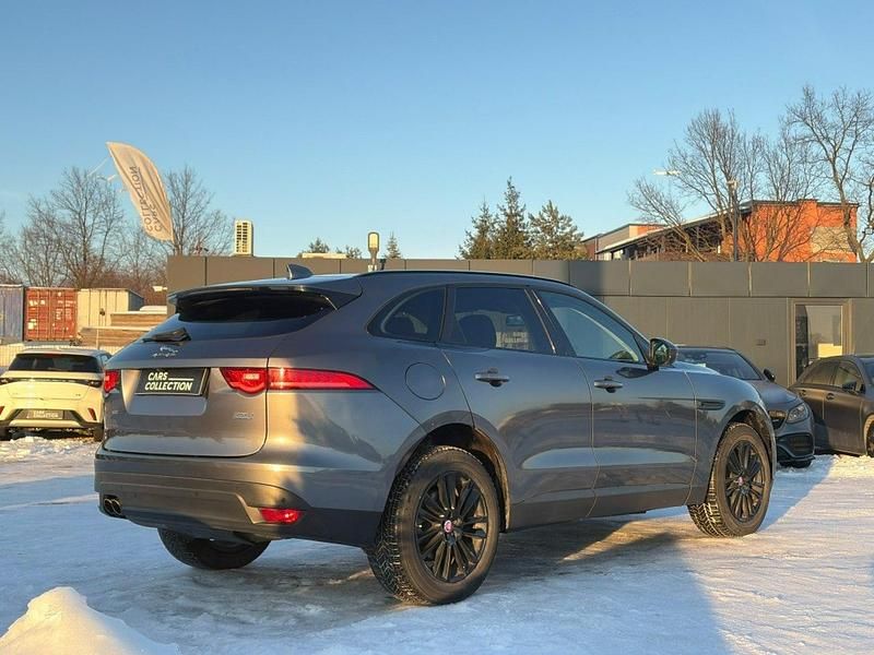 Używany Jaguar F-Pace 180 KM (132 kW) 2017 Grafitowy (metalik) SUV