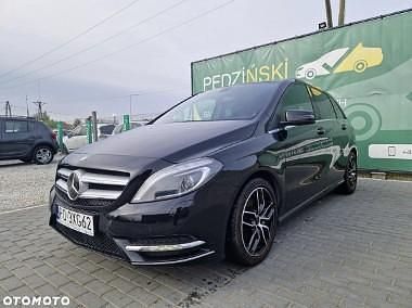 Czarny Używany 2014 Mercedes A180 Sedan/Limuzyna | 35 500 zł - Obraz 1/4