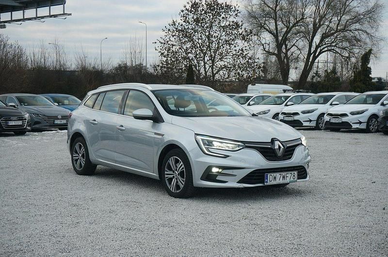 Używany Renault Mégane GrandTour Equilibre 140 KM (102 kW) 2022 Srebrny (metalik) Kombi