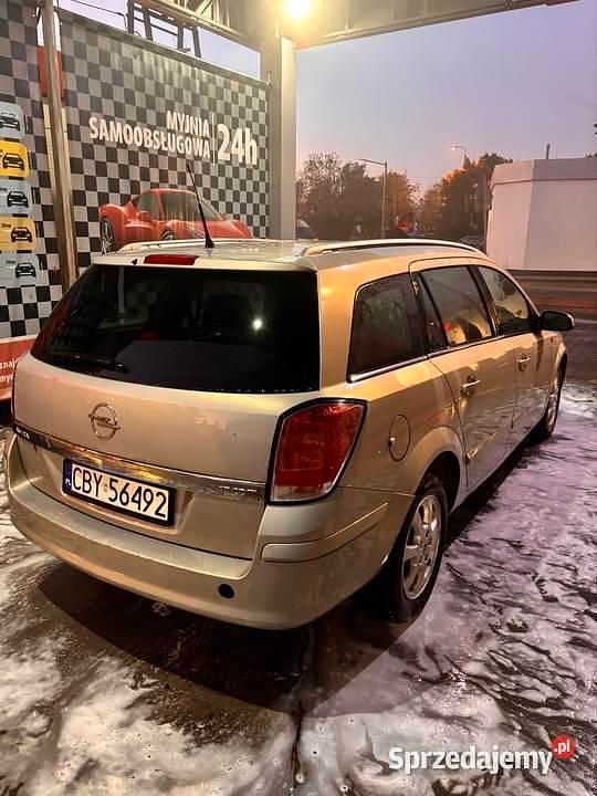 Złoty Używany 2005 Opel Astra Kombi | 3200 zł (Dobra cena) - Obraz 1/4