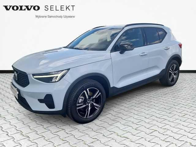 Niebieski Używany 2025 Volvo XC40 SUV | 169 990 zł (Dość drogi) - Obraz 1/4