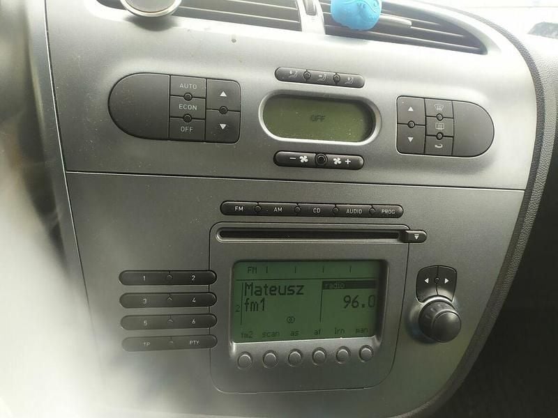 Srebrny Używany 2005 Seat Leon Hatchback | 5300 zł (Uczciwa cena) - Obraz 1/4
