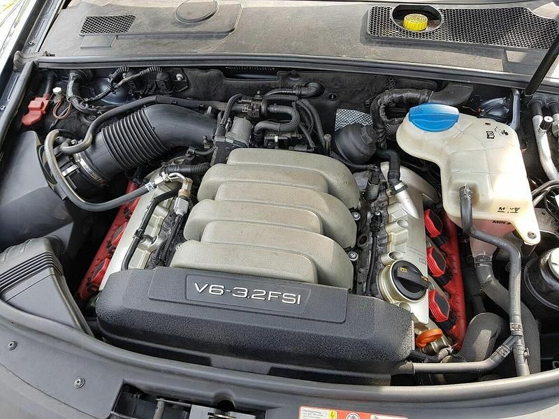 Używany Audi A6 2006 Granatowy Sedan/Limuzyna