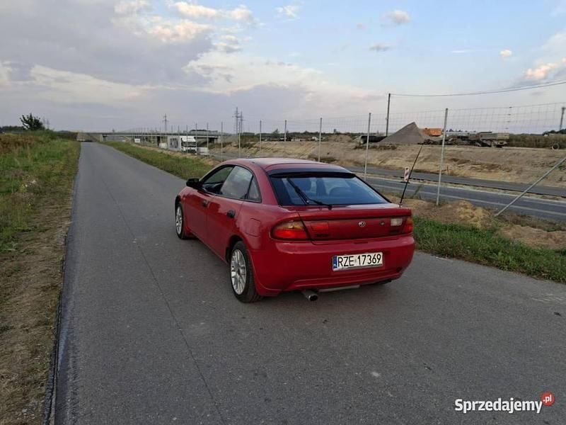 Używany Mazda 323F 1994 Czerwony Hatchback