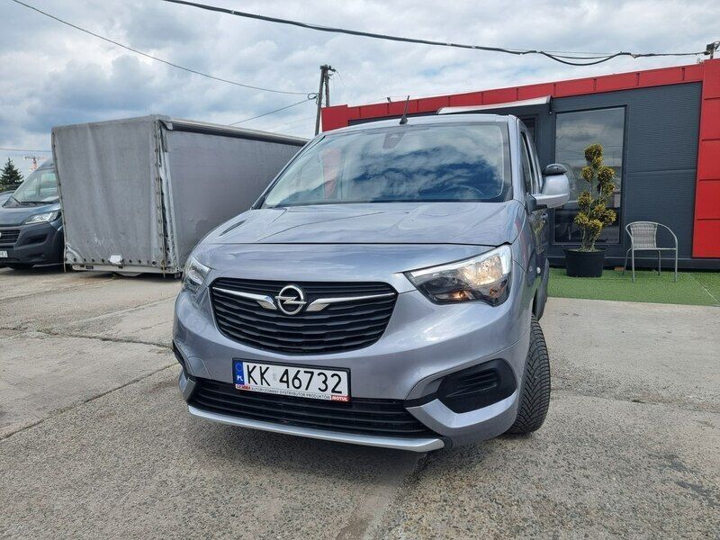 Szary Używany 2019 Opel Combo Minivan | 44 900 zł (Drogi) - Obraz 1/4