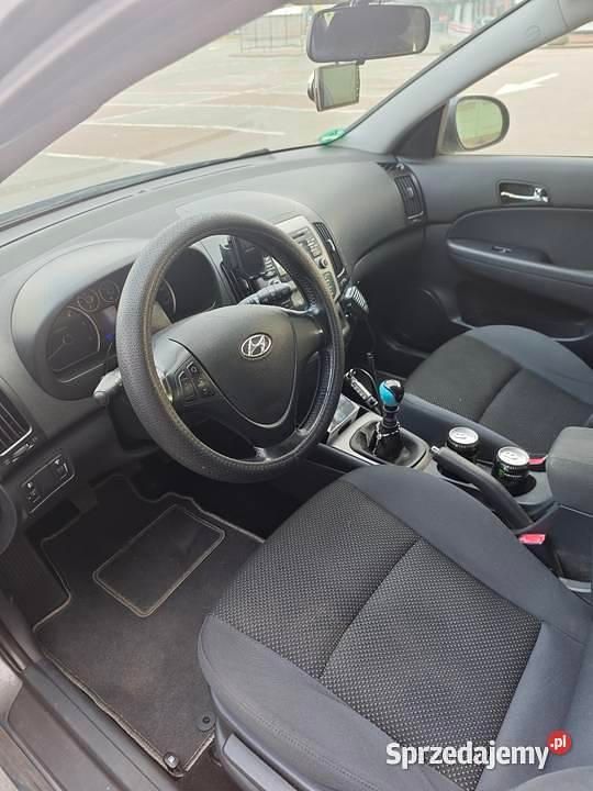 Używany Hyundai i30 116 KM (85 kW) 2010 Szary Kombi