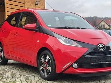 Używany Toyota Aygo 70 KM (51 kW) 2014 Czerwony (metalik) Hatchback