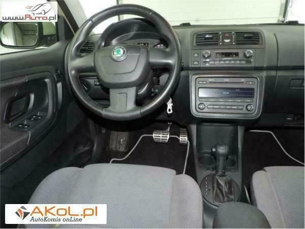 Używany Skoda Fabia 105 KM (77 kW) 2011 Beżowy Hatchback