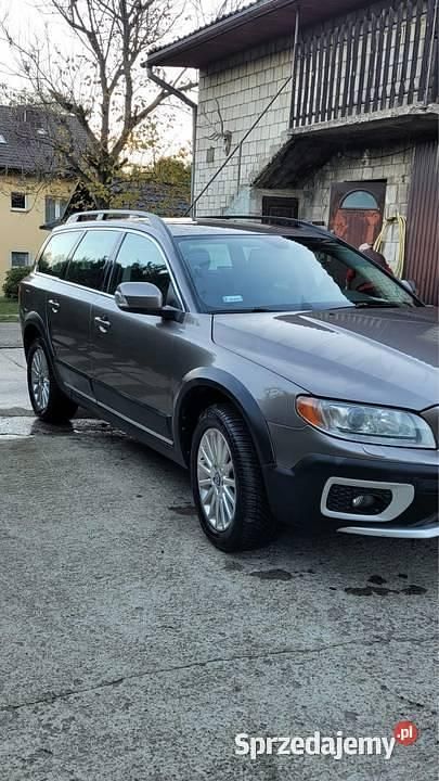 Używany Volvo XC70 2009 Beżowy Sedan/Limuzyna