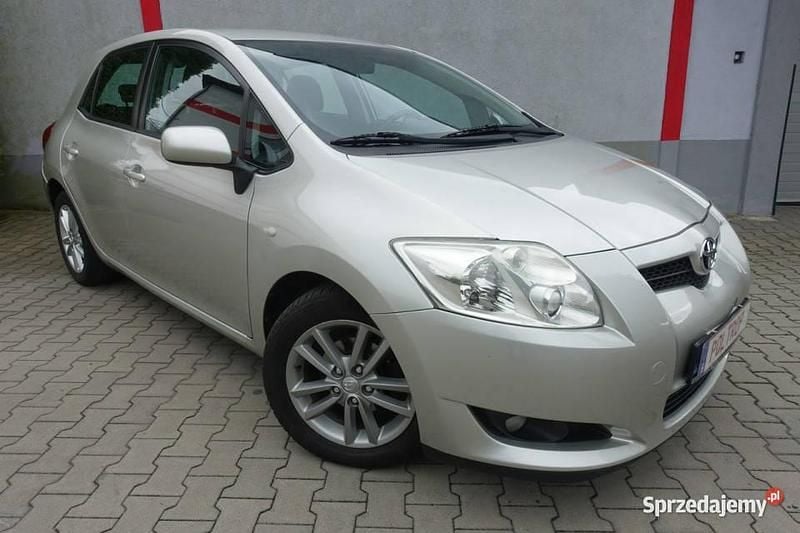 Żółtozłoty Używany 2009 Toyota Auris Hatchback | 15 900 zł (Uczciwa cena) - Obraz 1/4