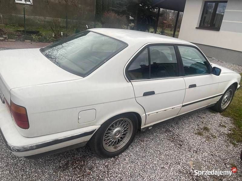 Biały Używany 1993 BMW 525 Sedan/Limuzyna | 14 000 zł - Obraz 1/4