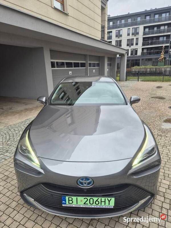 Szary Używany 2022 Toyota Mirai Sedan/Limuzyna | 69 990 zł - Obraz 1/4