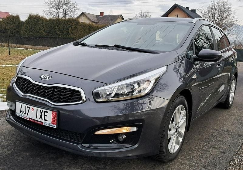 Używany Kia Ceed 130 KM (95 kW) 2017 Grafitowy (metalik) Hatchback