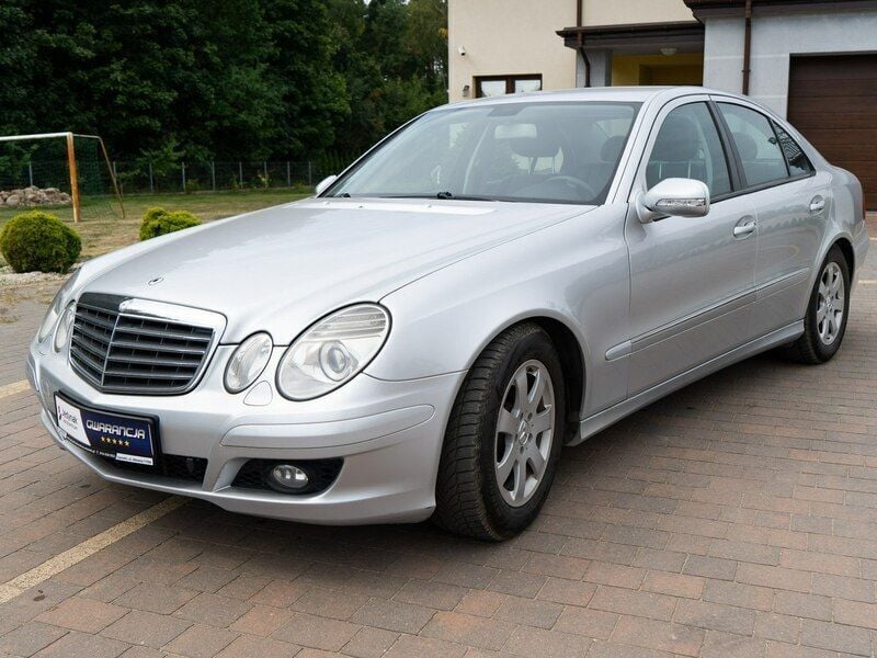 Srebrny Używany 2006 Mercedes E280 Sedan/Limuzyna | 26 700 zł - Obraz 1/4
