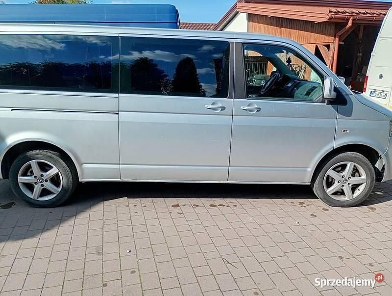 Używany VW Caravelle 2009 Srebrny Minivan