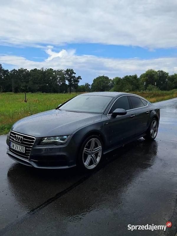 Szary Używany 2011 Audi A7 S-Line Hatchback | 85 000 zł - Obraz 1/4