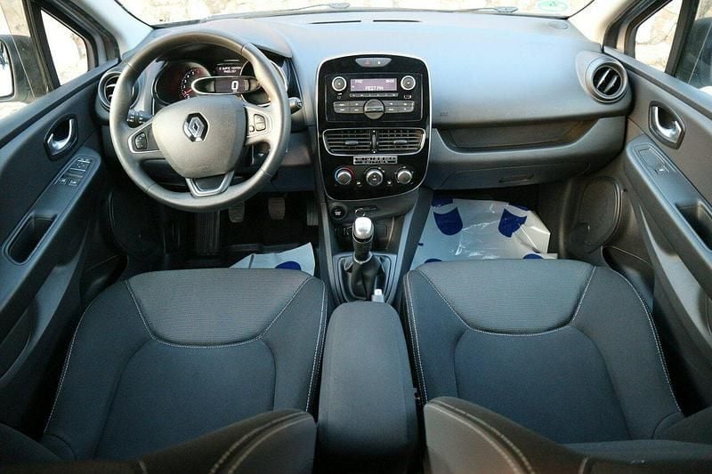 Używany Renault Clio GrandTour 73 KM (53 kW) 2017 Srebrny Kombi