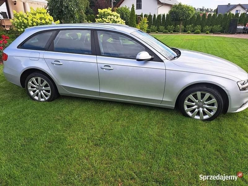 Używany Audi A4 2013 Srebrny Sedan/Limuzyna