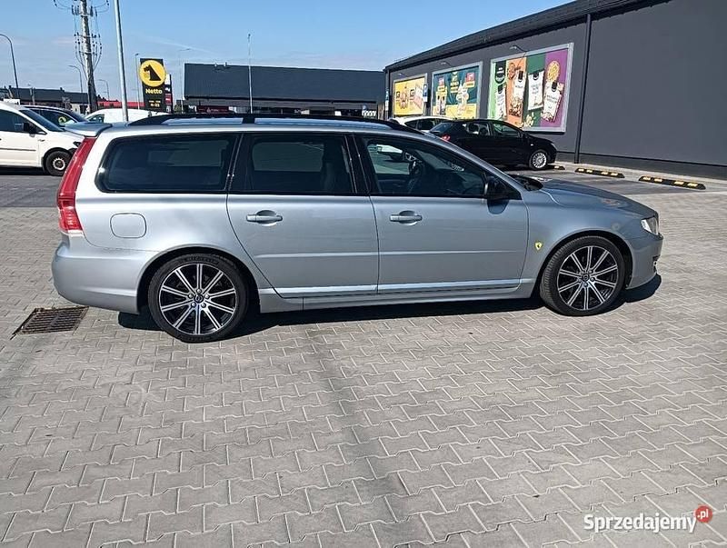 Niebieski Używany 2015 Volvo V70 Momentum Kombi | 45 900 zł - Obraz 1/4