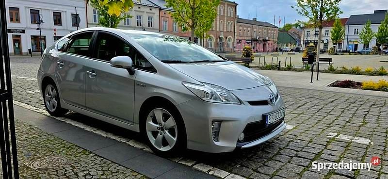 Srebrny Używany 2015 Toyota Prius Hatchback | 44 000 zł (Uczciwa cena) - Obraz 1/4