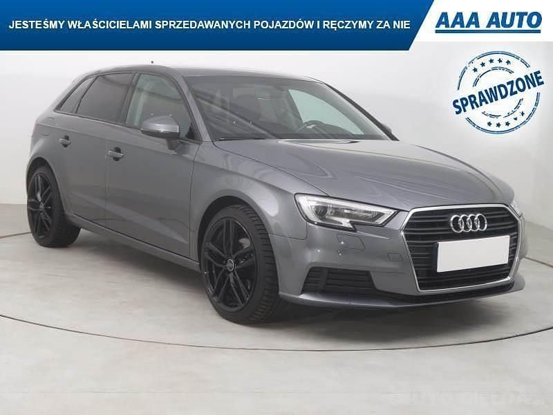 Używany Audi A3 150 KM (110 kW) 2020 Szary Sedan/Limuzyna