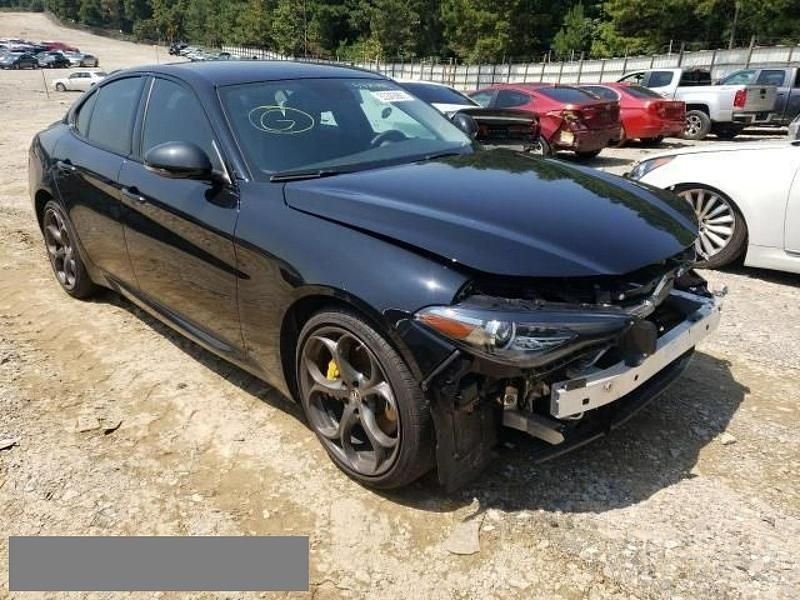 Czarny Używany 2019 Alfa Romeo Giulia Sedan/Limuzyna | 67 000 zł - Obraz 1/1