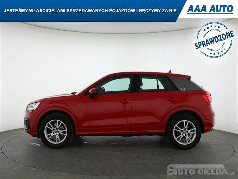 Używany Audi Q2 2016 Czerwony SUV