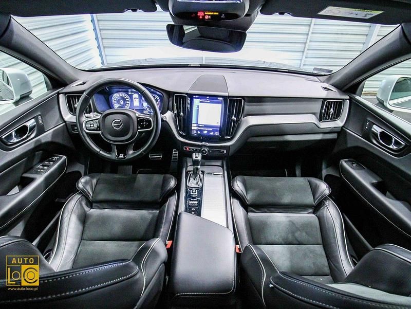 Używany Volvo XC60 190 KM (139 kW) 2019 Szary (metalik) SUV